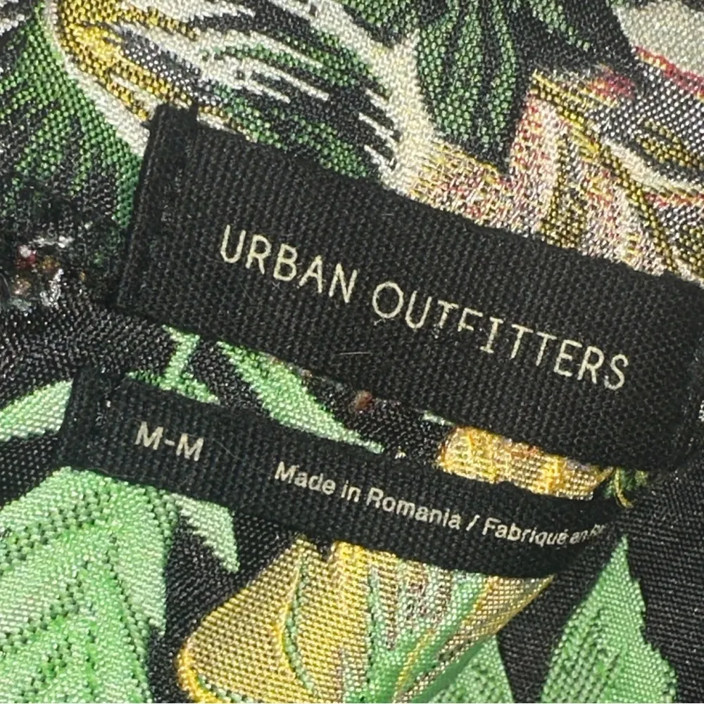 Urban Outfitters Floral Embroidered Textured Pelmet Mini Skirt Medium Green - Image 8