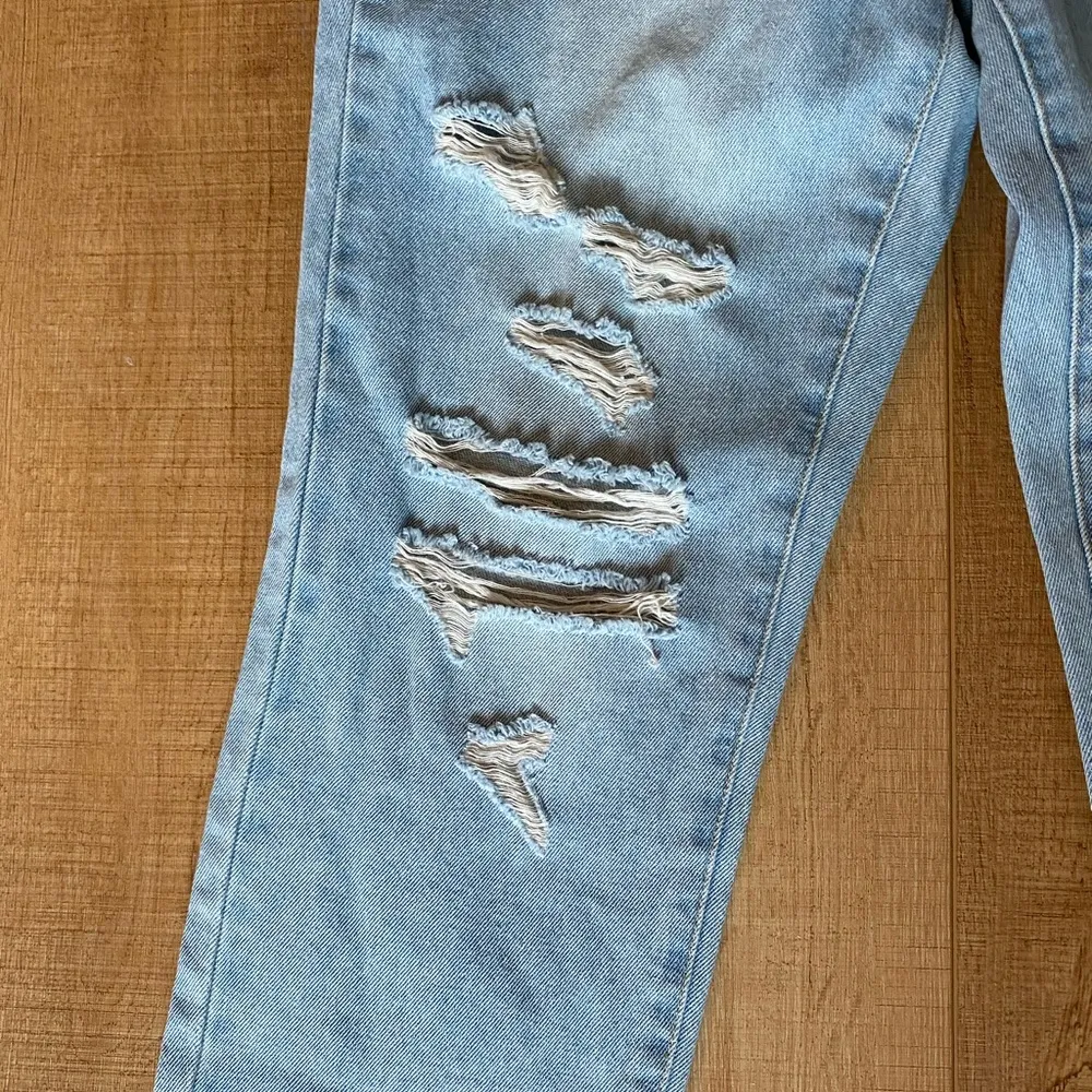 NWT Blank NYC The Madison Crop Light Wash Distressed Jeans High Rise Size 4 27 - Image 4