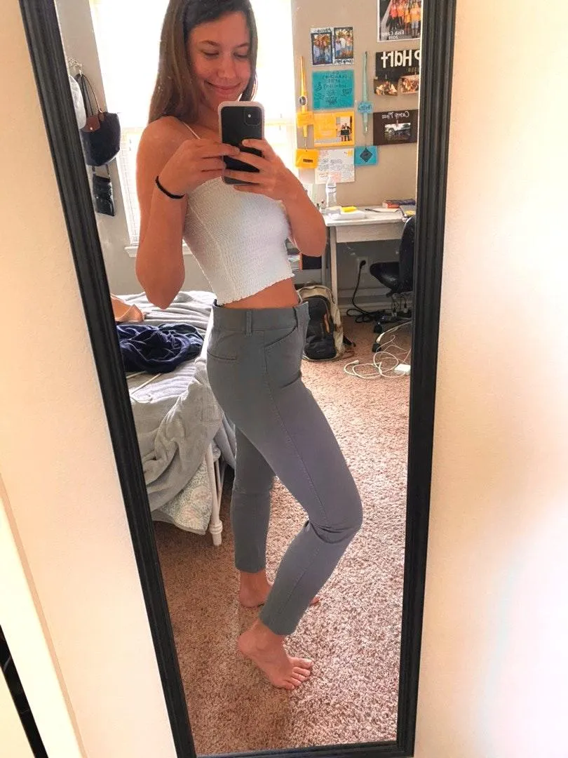 Old Navy Grey Pixie Pants - Image 2