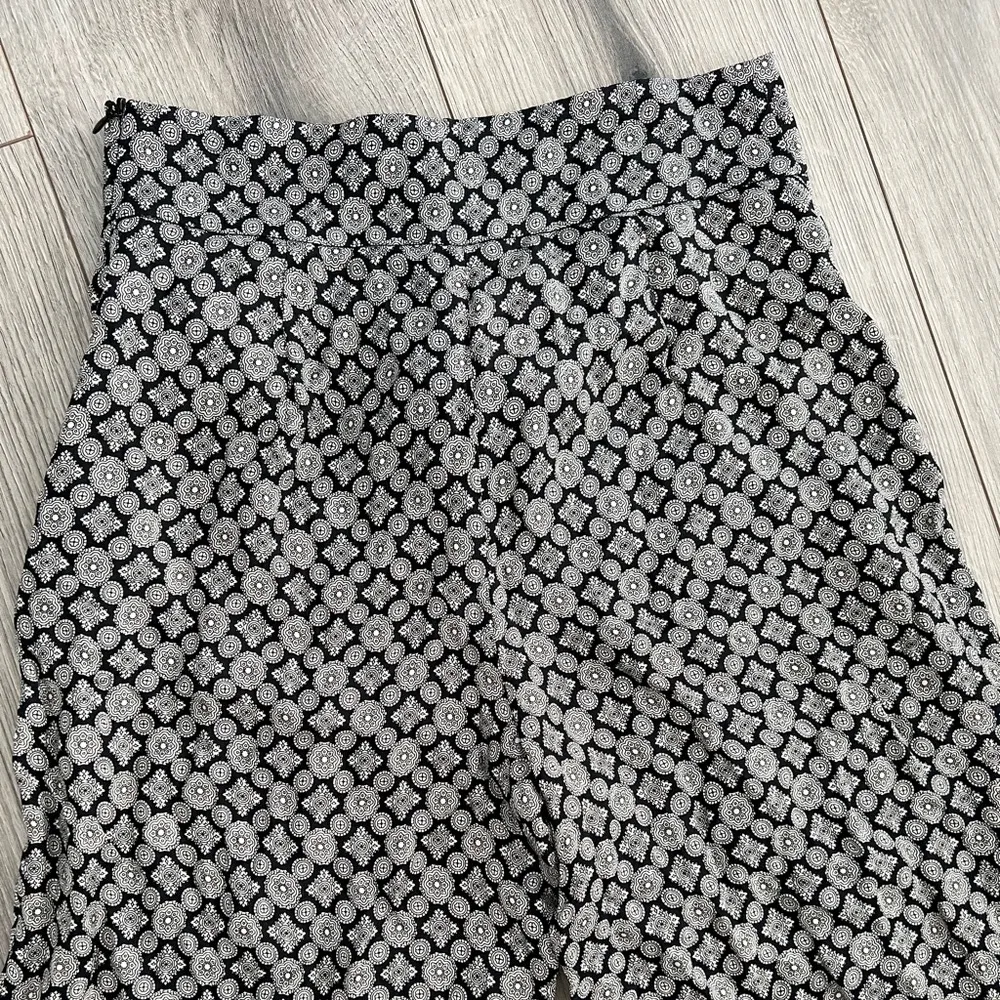 NWT Zara Geometric Printer Culotte High Waisted Crop Pants | Black/White | US XS - Image 4