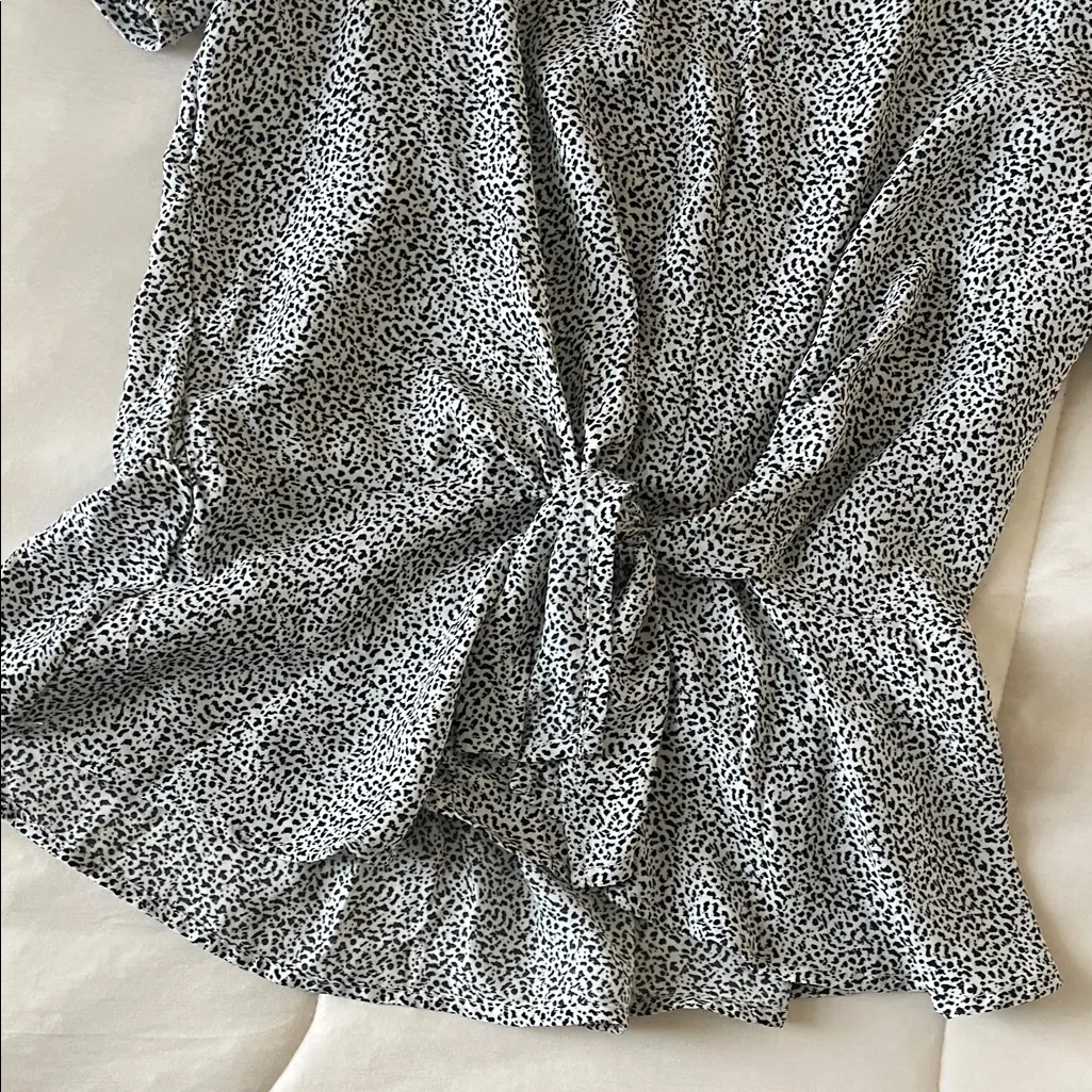 NWT Sienna Sky Black and White Patterned Blouse - Image 5