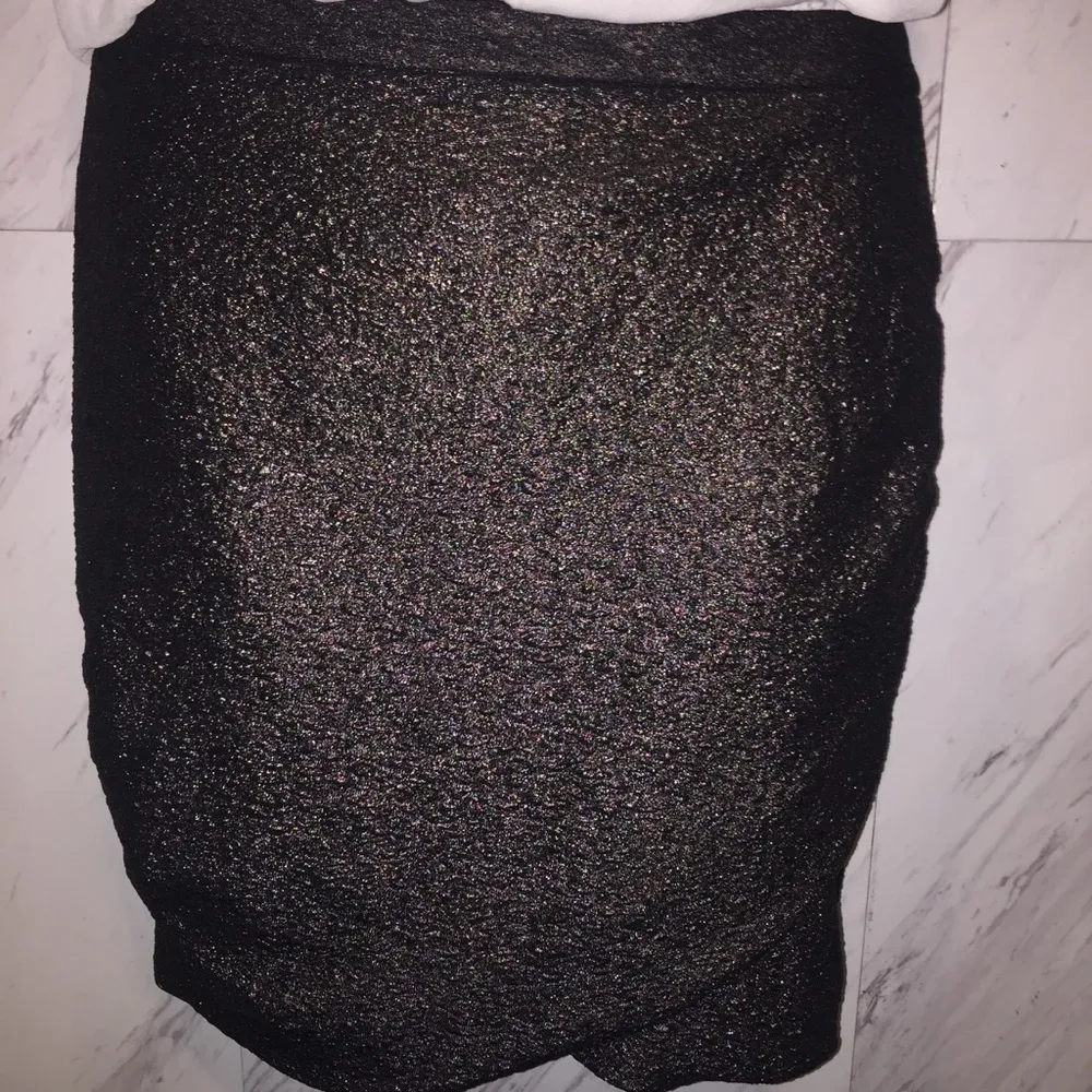 ASTR Blouson Low Cut Mini Bodycon Dress - Image 3