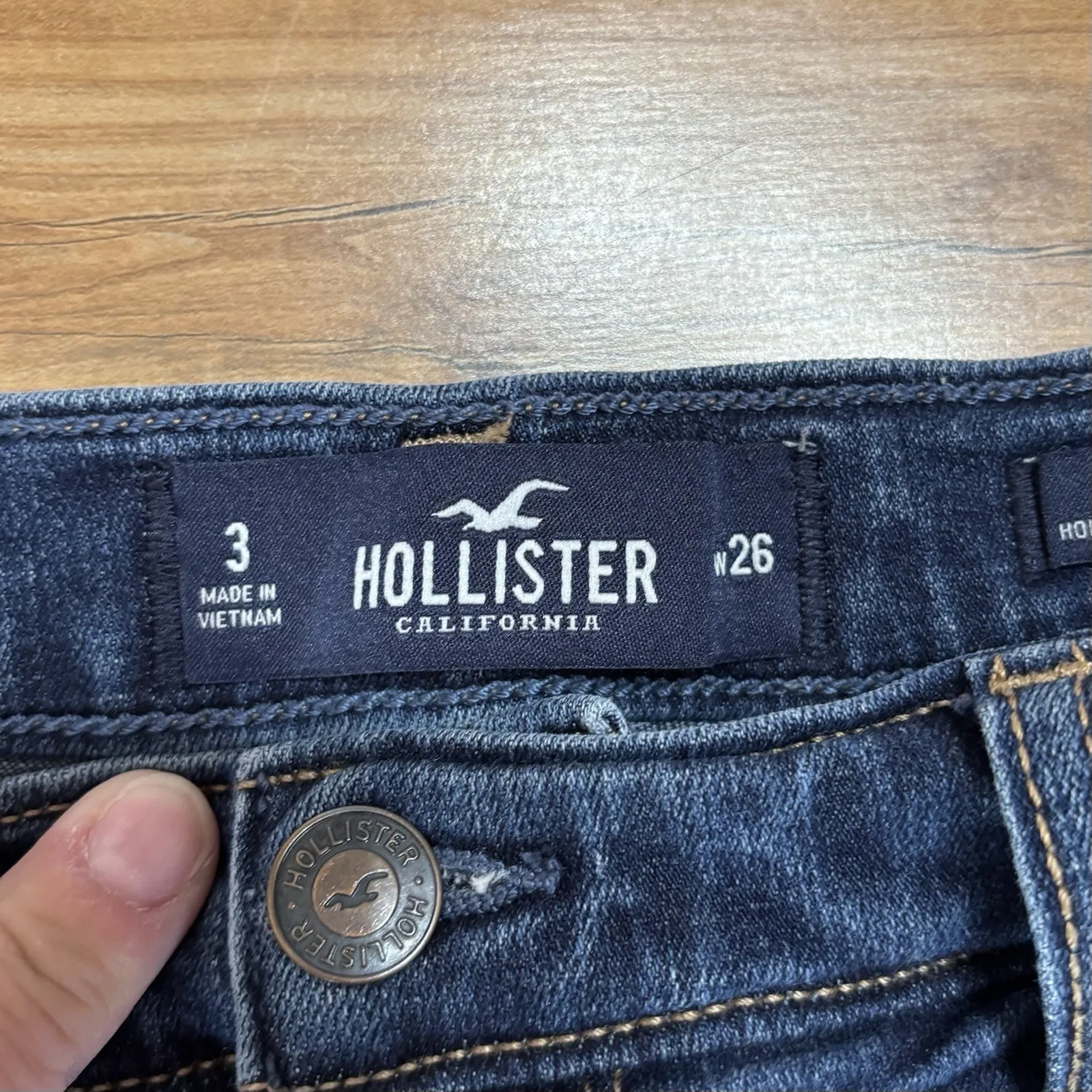 HOLLISTER Women's 3 Waist 26 Mid-Rise Short 3" Stretch Blue Denim Distressed‎ - Image 4