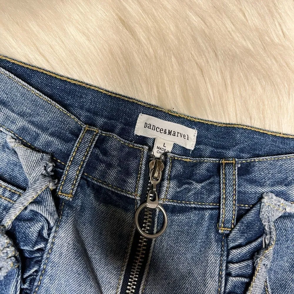 Dance & Marvel front zip/ruffles denim skirt sz Large - Image 3