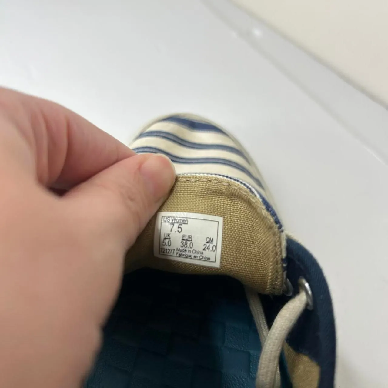 Vans Women's Navy and white Vans striped canvas shoes slip on 7.5 - Image 7