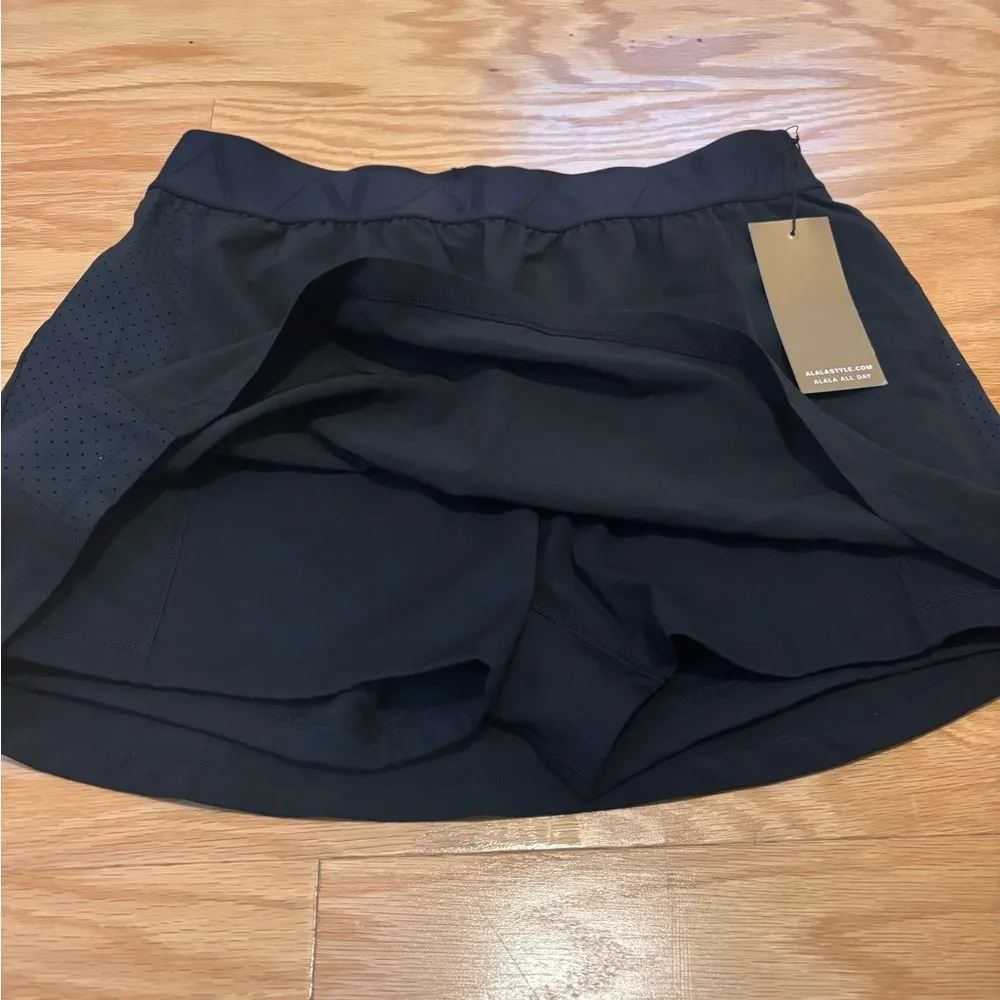 Women’s Pull on Skort W/ Interior Pockets - Black NWT Size S - Image 2