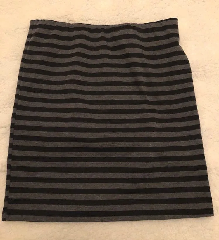 Gray & Black Striped Skirt - Image 3