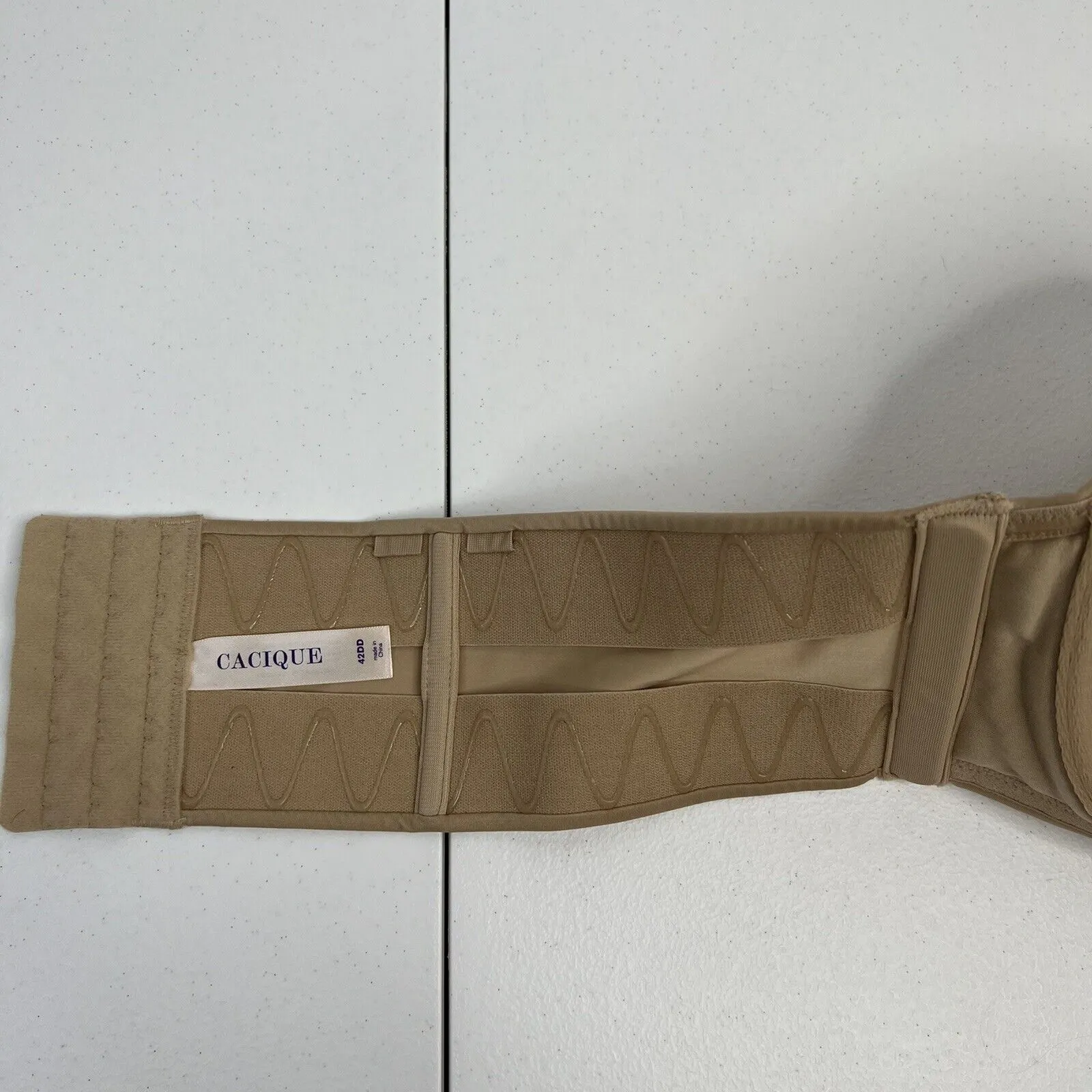 Cacique Size 42DD Bra Classic Strapless Adjustable Underwire Lightly Lined Beige - Image 10