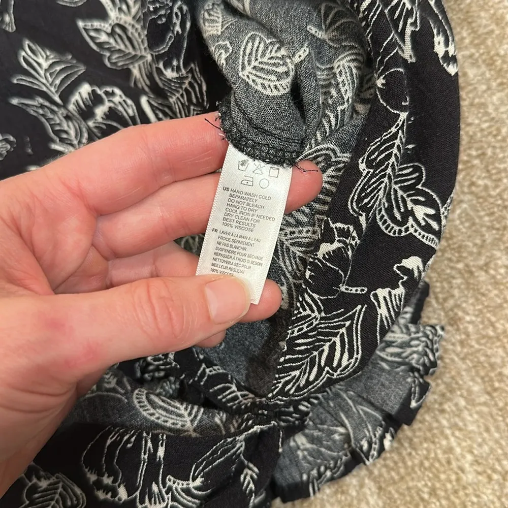 Amuse Society Longsleeve Cropped Deep V-Neck Beach Summer Floral Women Top Small - Image 6