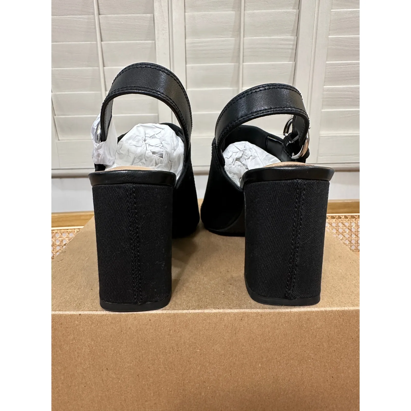 NYDJ Lyssa Block Heel Sandals Indigo Blue List Denim Size 6.5 NWOB Memory Foam - Image 9