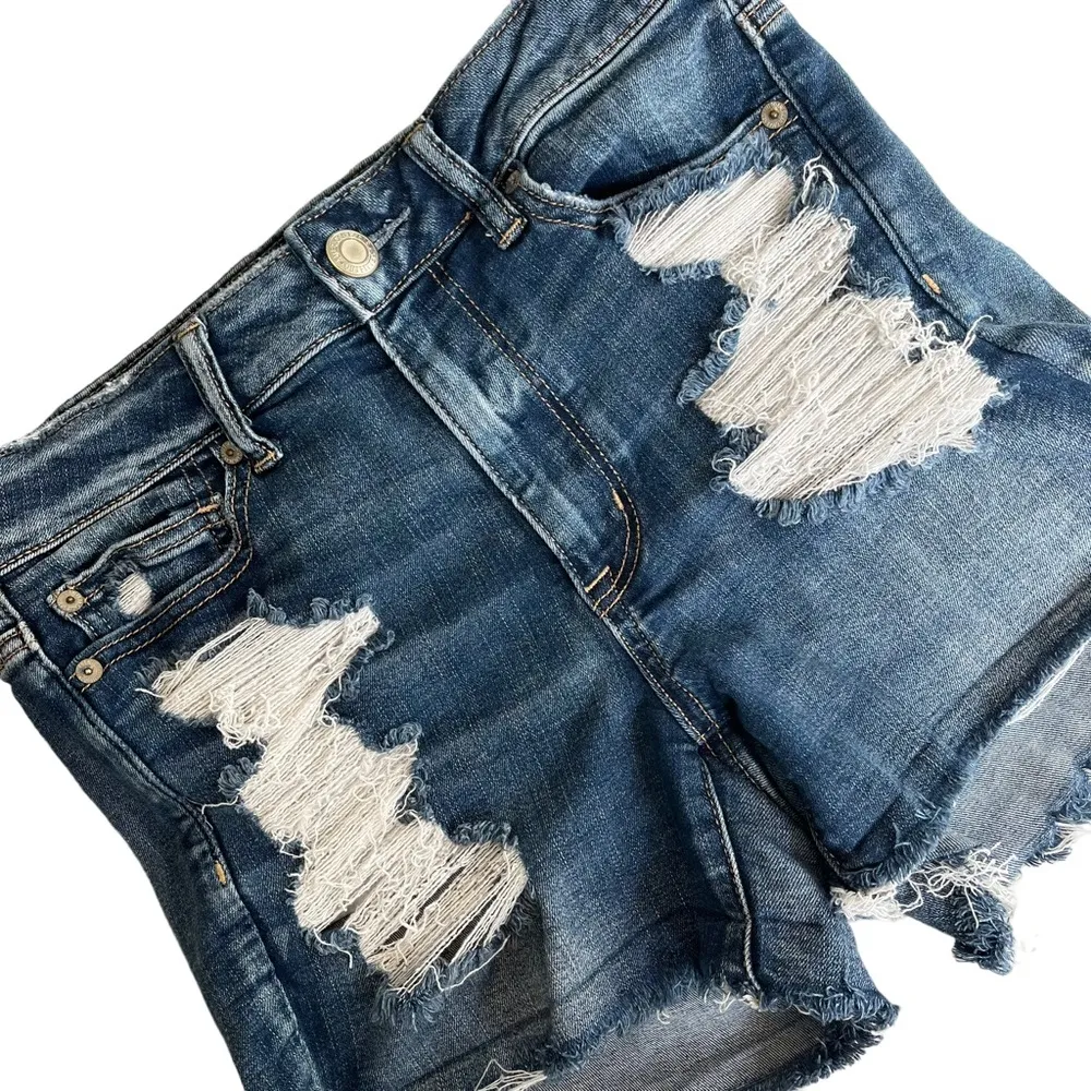 American Eagle Outfitters Next Level Stretch Distressed Hi Rise Shortie, Sz 8 - Image 2