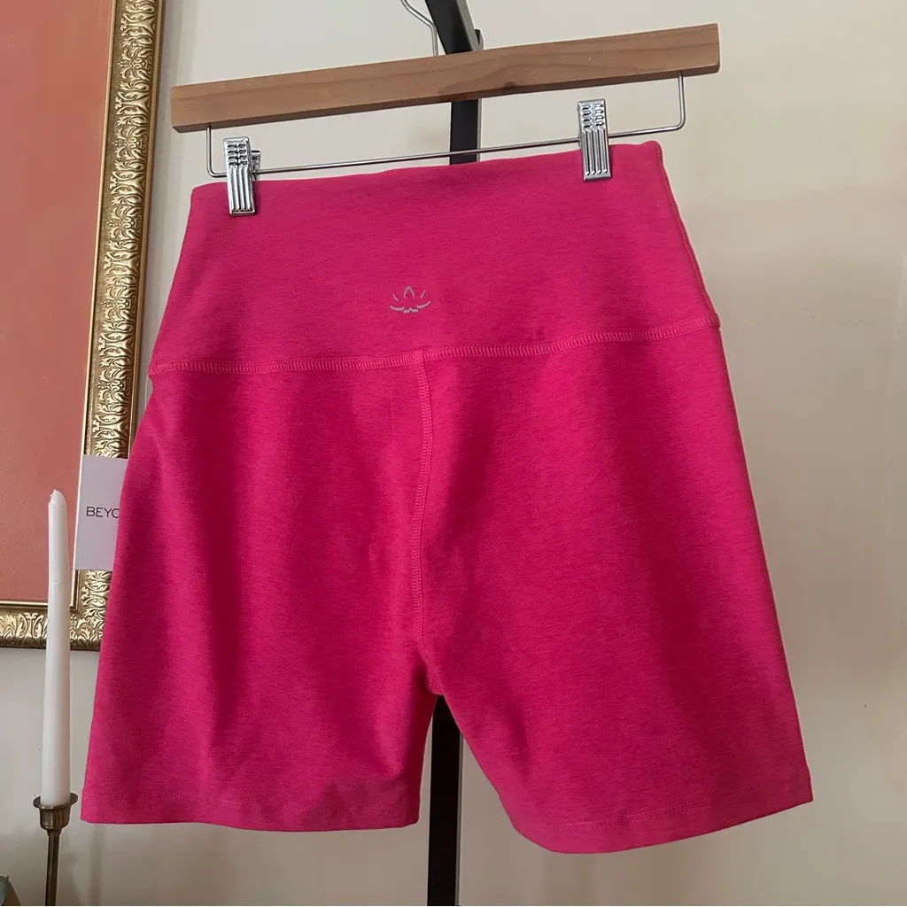 Beyond Yoga Spacedye Keep Pace 5" Biker Shorts Gym Vivid Pink Heather NWT Size L - Image 7