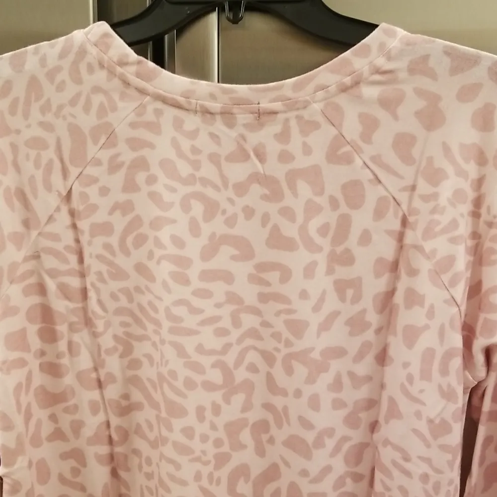 đź’•PJ SALVAGEđź’• Long Sleeve Pajama Top ~ Blush Animal Print Small S NWT - Image 8