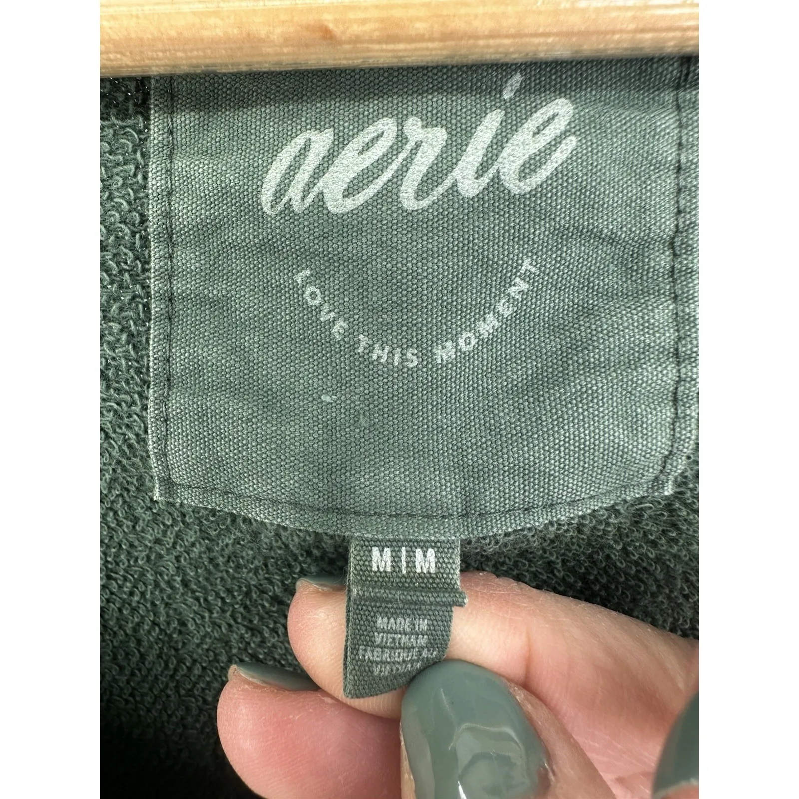 Aerie Oversize Green Sweatshirt Medium Women's Cozy Lounge Pullover Warm - Image 3