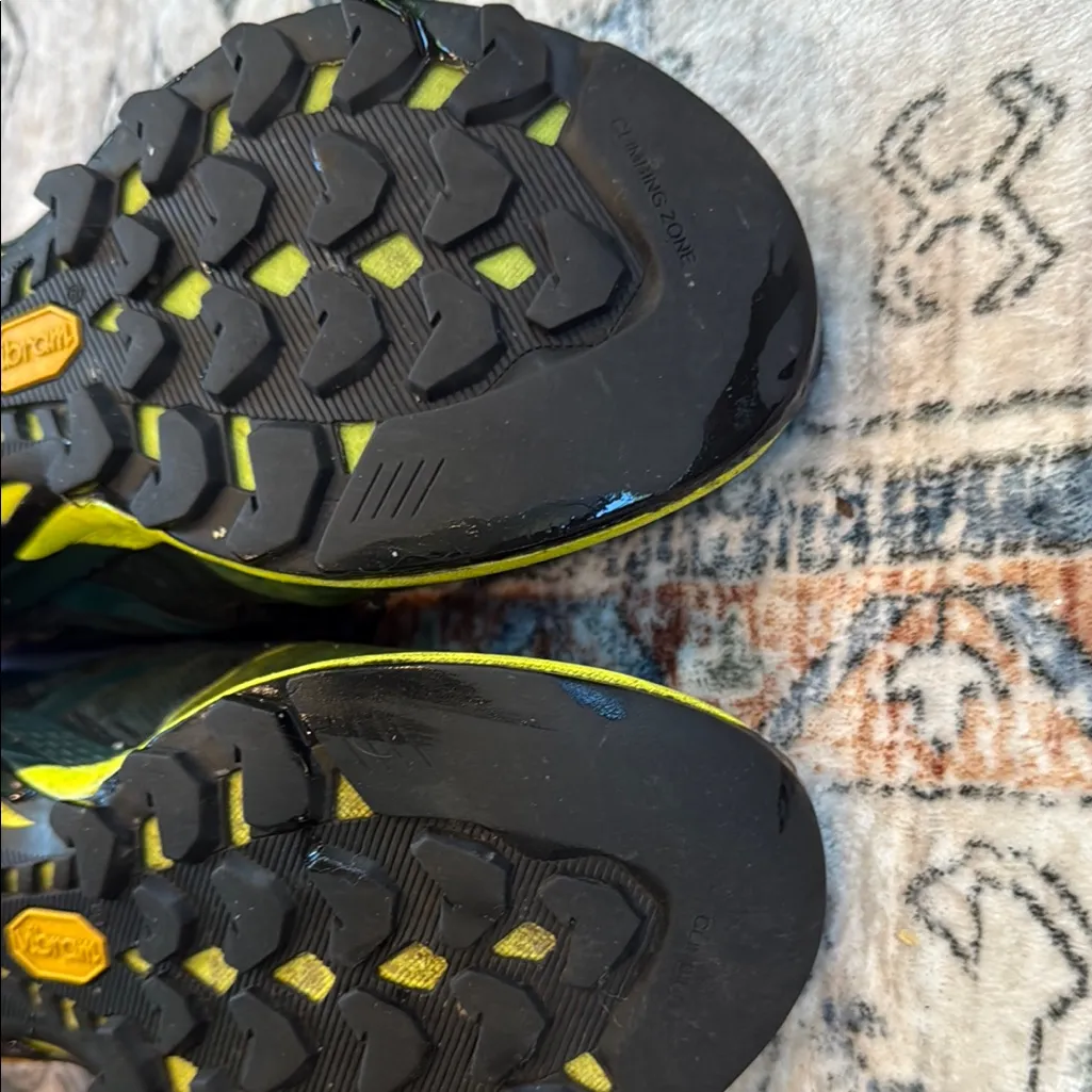 Merrell Black and Yellow Trail Runners size 7.5 - Image 5