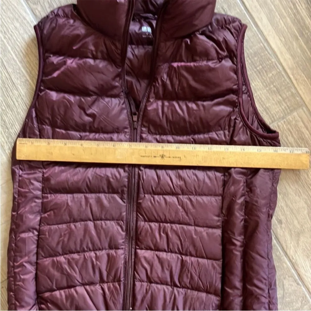 UniQlo Burgundy Vest Size Small - Image 3
