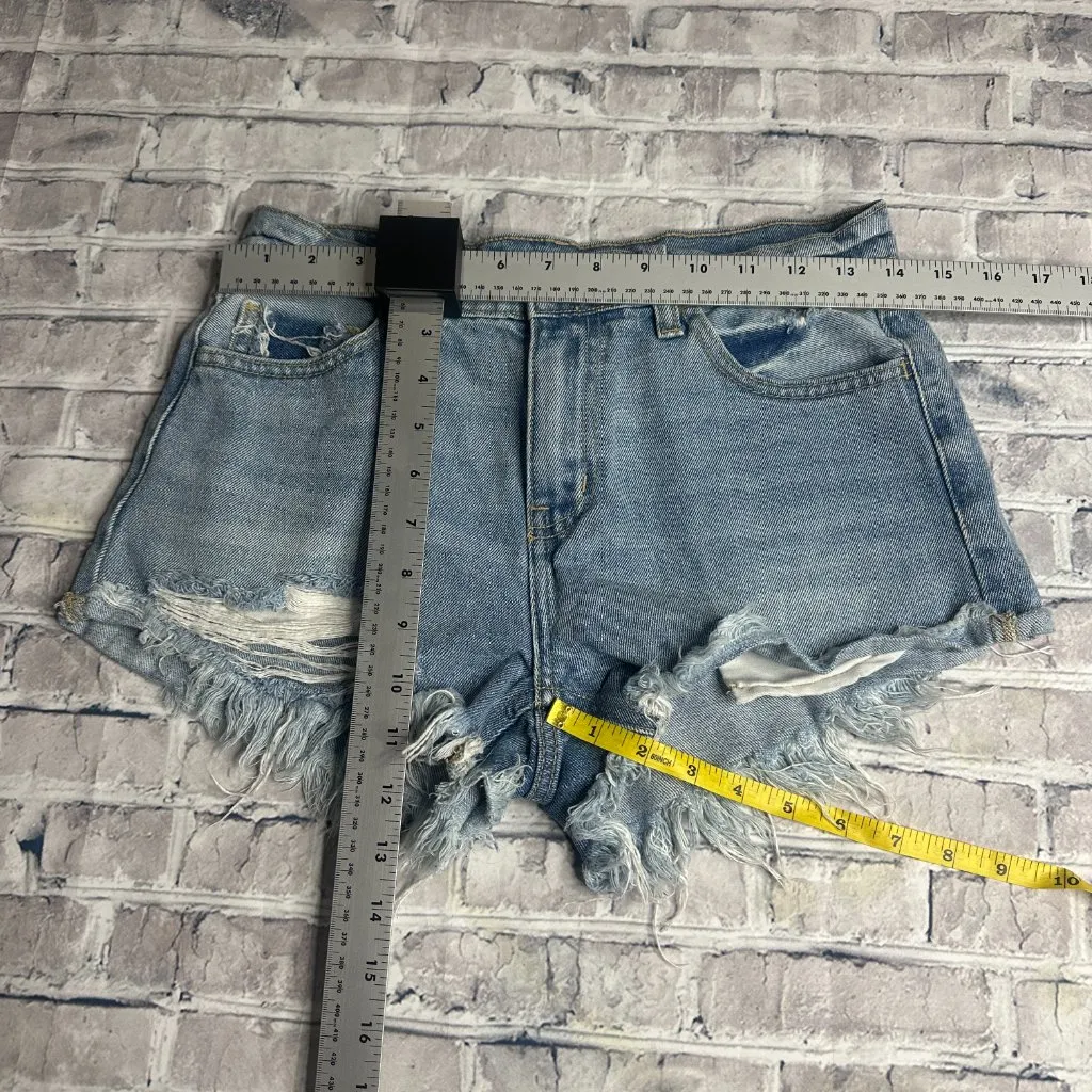EUC Cello Distressed Denim Shorts 2' Inseam Size Small - Image 14
