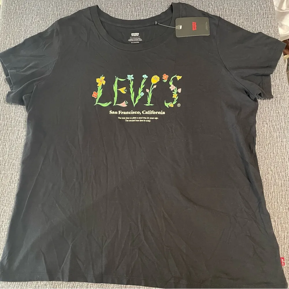 Levi’s Women’s Perfect Logo Tee - Image 2