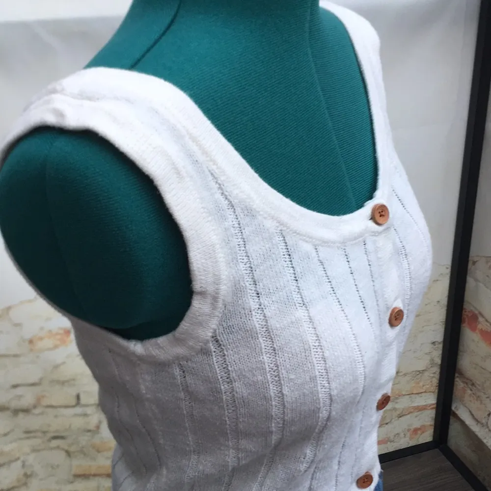 Roxy Women's Be Sensational Buttoned Knit Lightweight Sweater Tank - Image 8