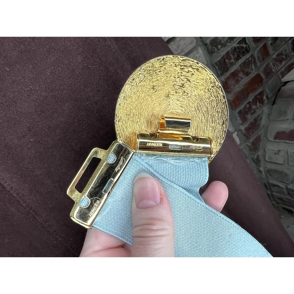 Gutos W germany elastic belt round filigree clasp goldtone blue 1980s - Image 7