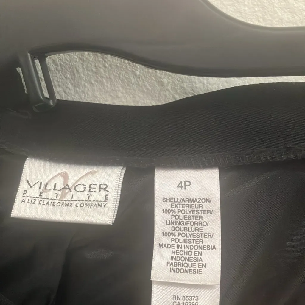 Villager FINAL MARKDOWN Ladies  skirt 4p - Image 2