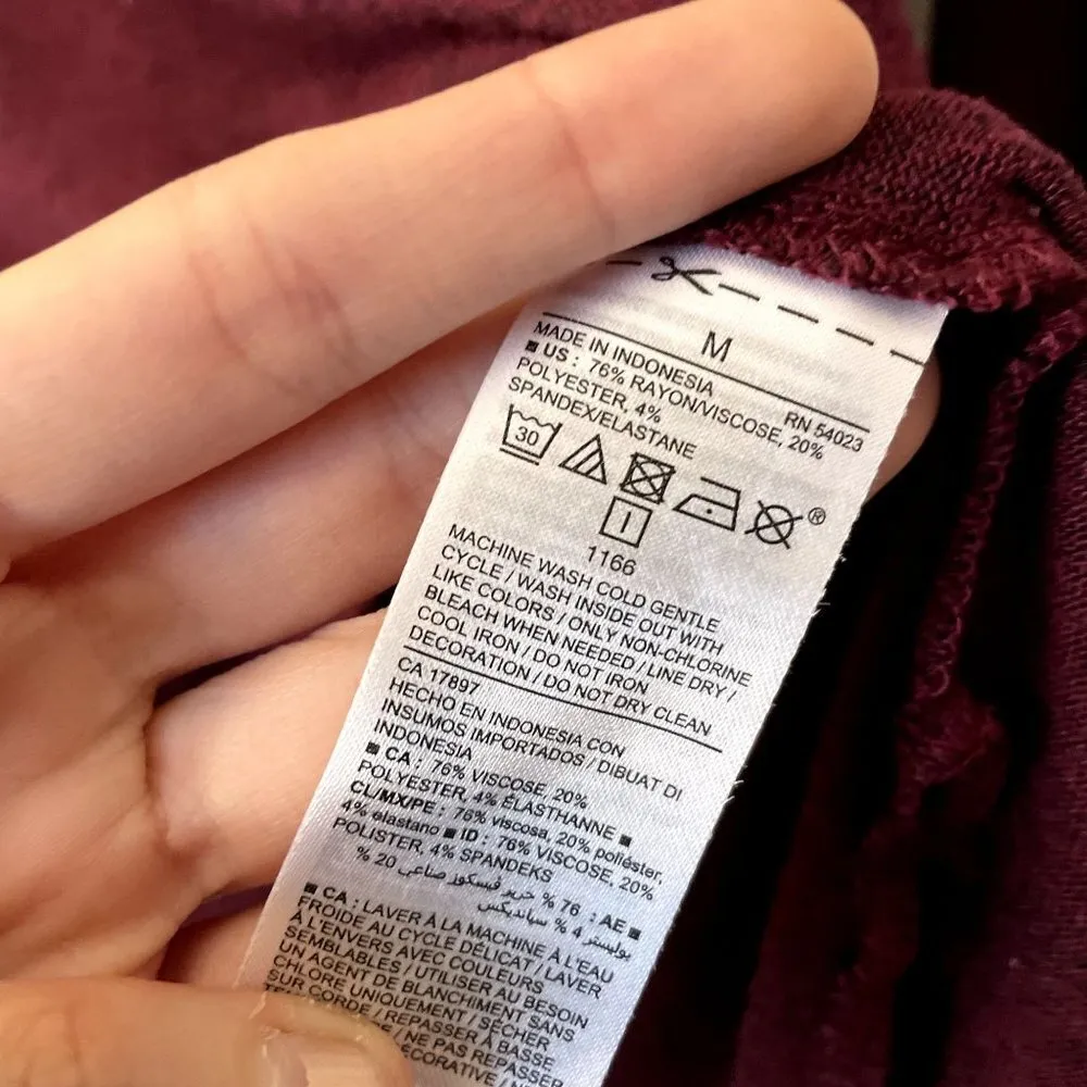 Old Navy Luxe long sleeved red knit maroon crewneck pullover sweater shirt - Image 5