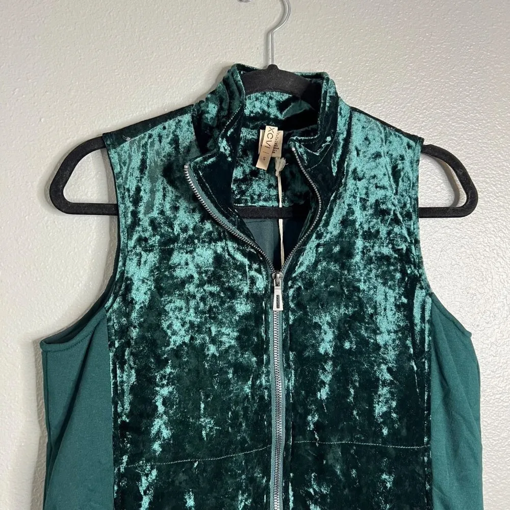 NWT XCVI Forest Green Full Zip Velvet‎ Velour Vest w/ Pockets Size Small - Image 4