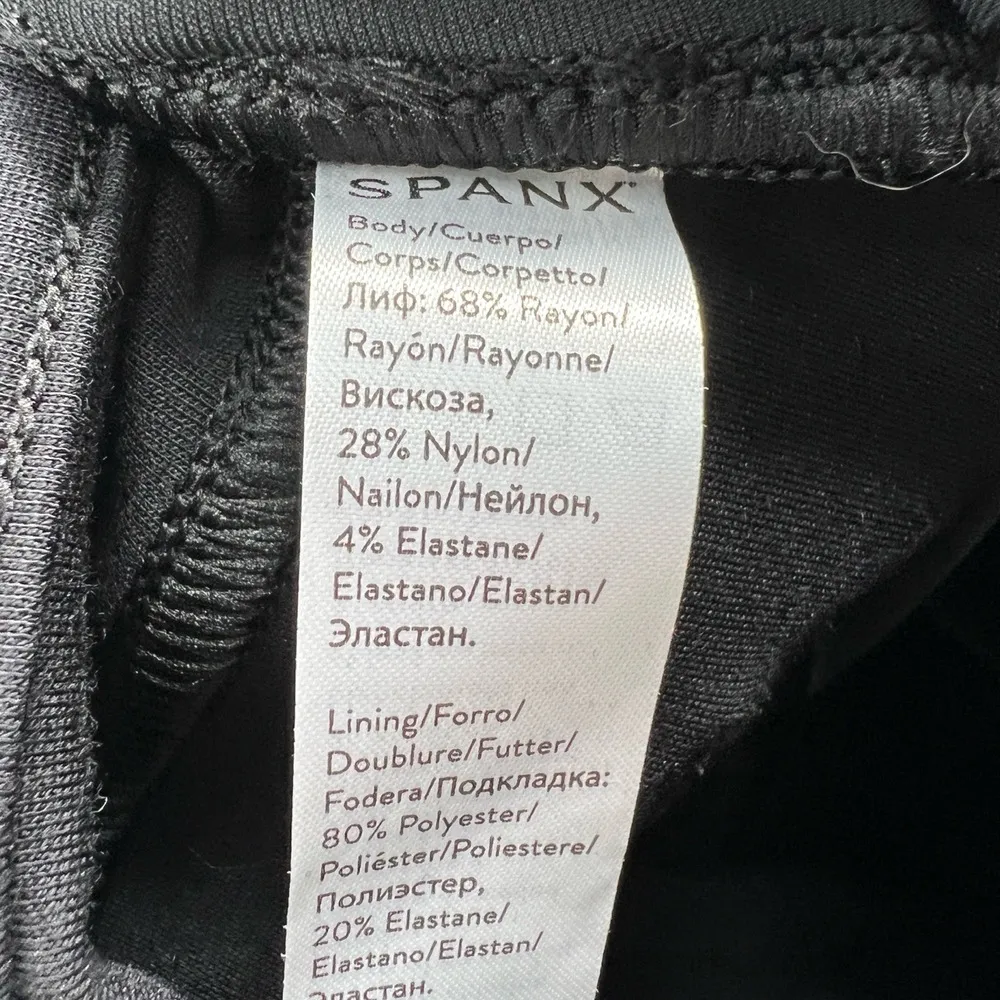 Spanx Black Pants The Perfect Cropped Flare in Ponte 20260 XS New - Image 4