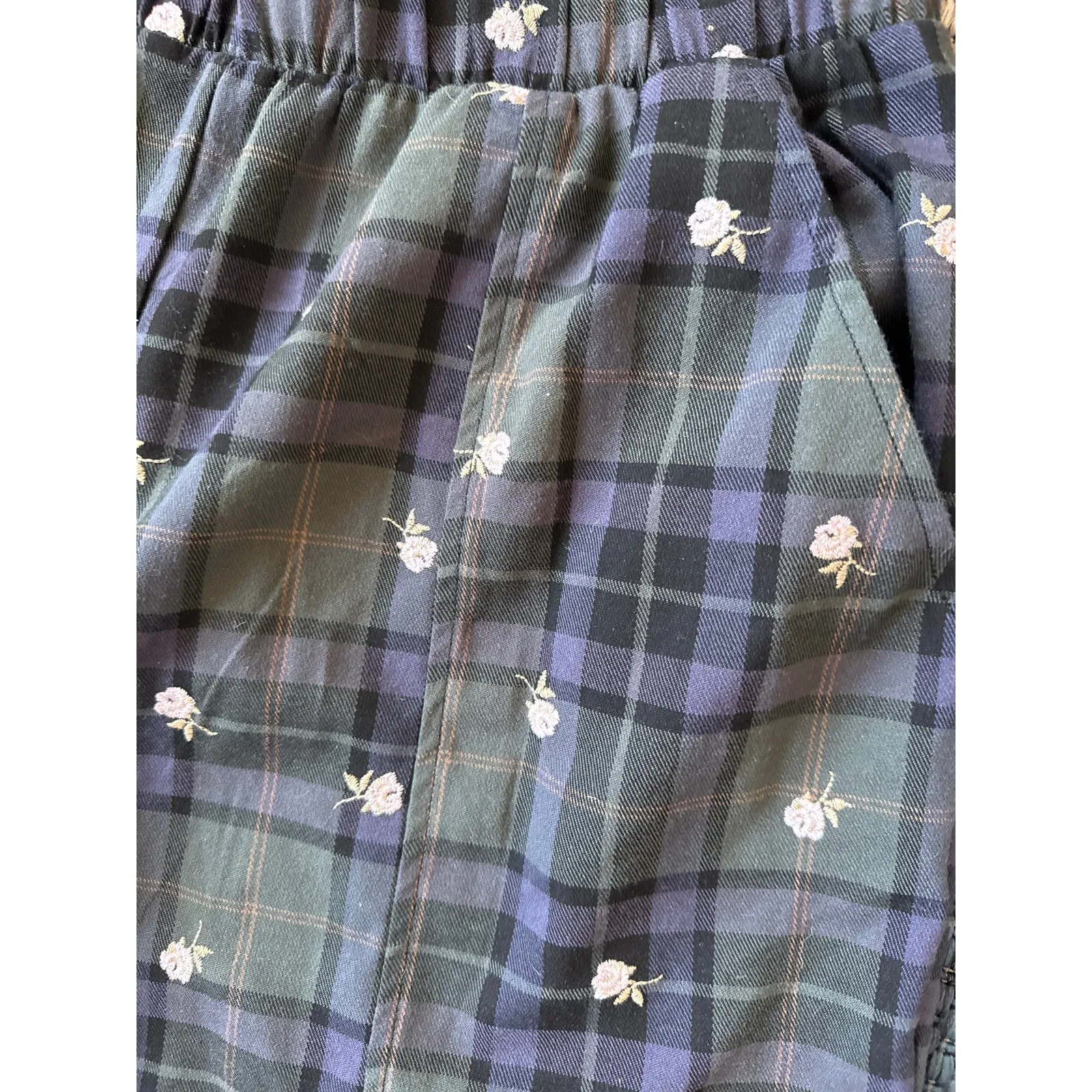 Urban Outfitters Kimchi Blue Rose Embroidered Tartan Plaid Pants Size XL - Image 4