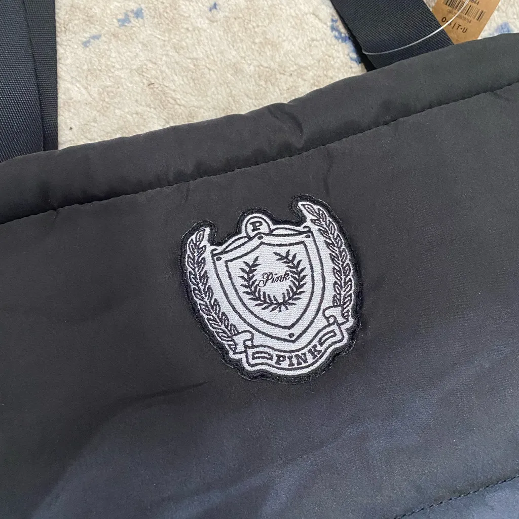 Pink Victoria’s Secret Quilted Puffer Bag Tote Bag Overnight Bag Black NEW - Image 7