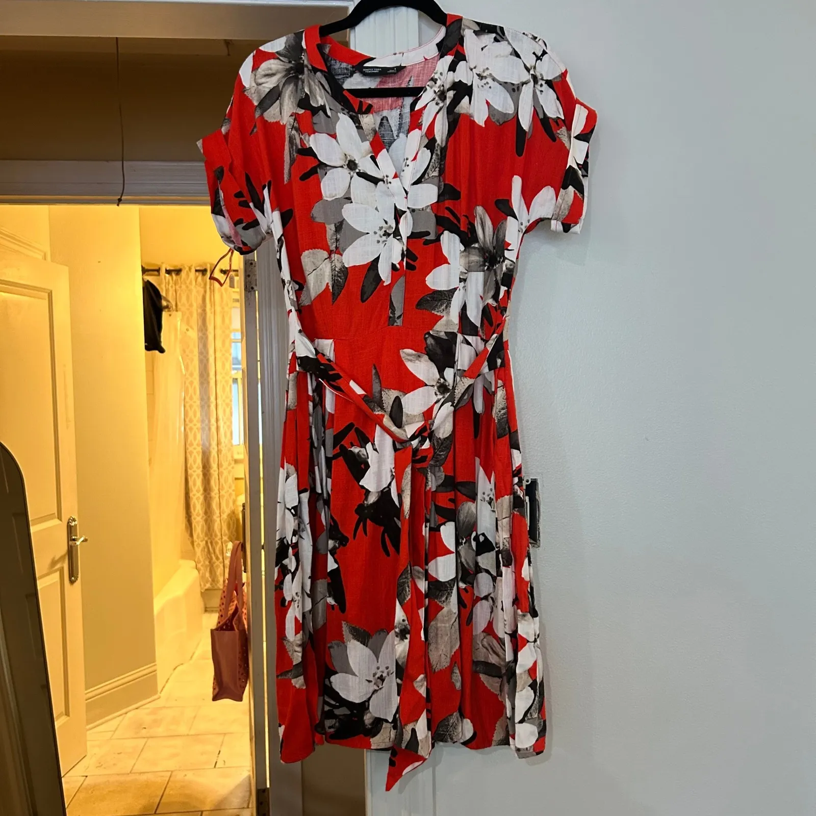 Simply Vera Vera‎ Wang Red Floral Print Dress Short Sleeve Belted Linen Small - Image 2