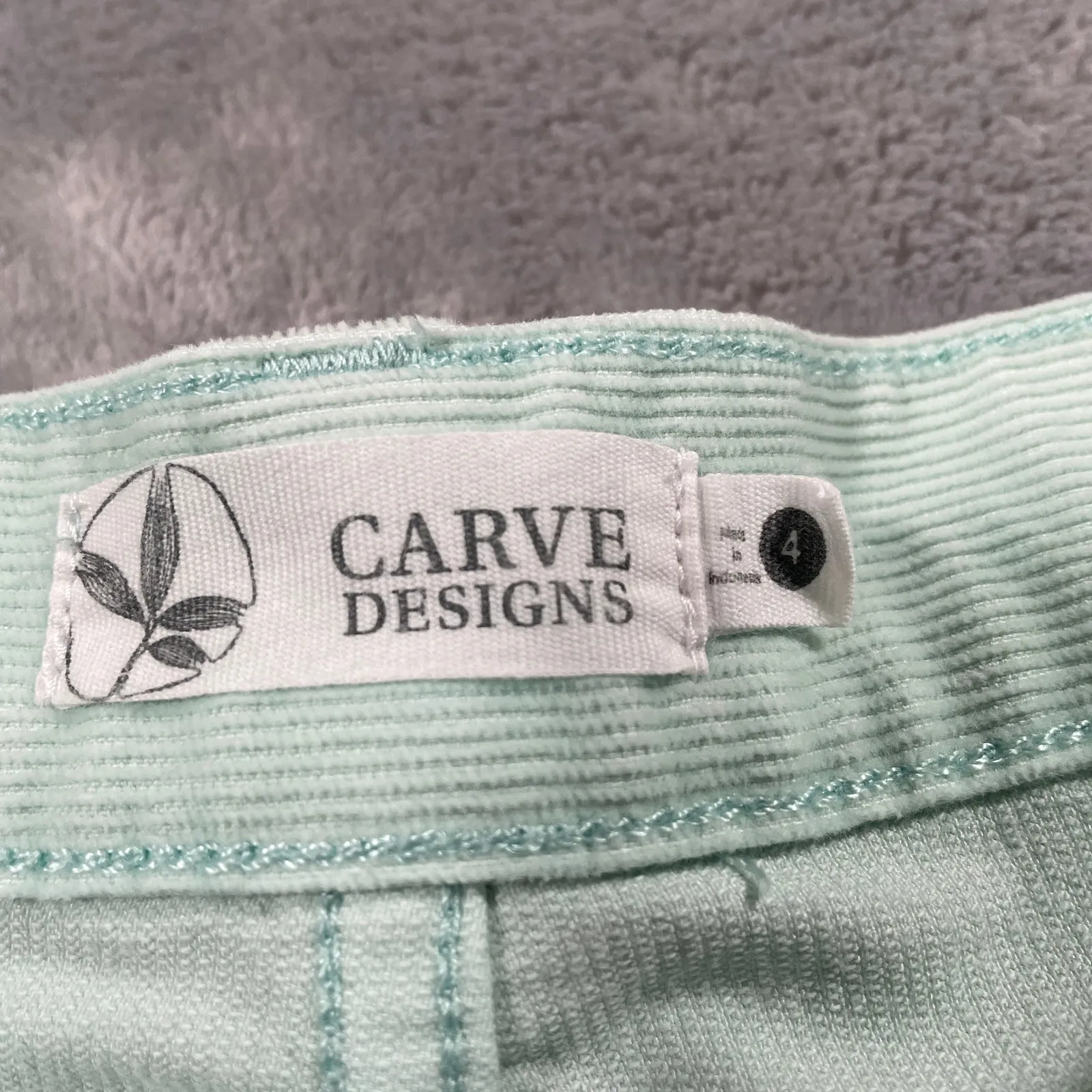 Carve Designs Shorts Women 4 Green Corduroy Cut Off Classic Casual Beach Coastal - Image 3