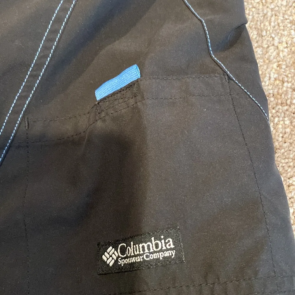 Columbia  Shorts SIZE M - Image 3