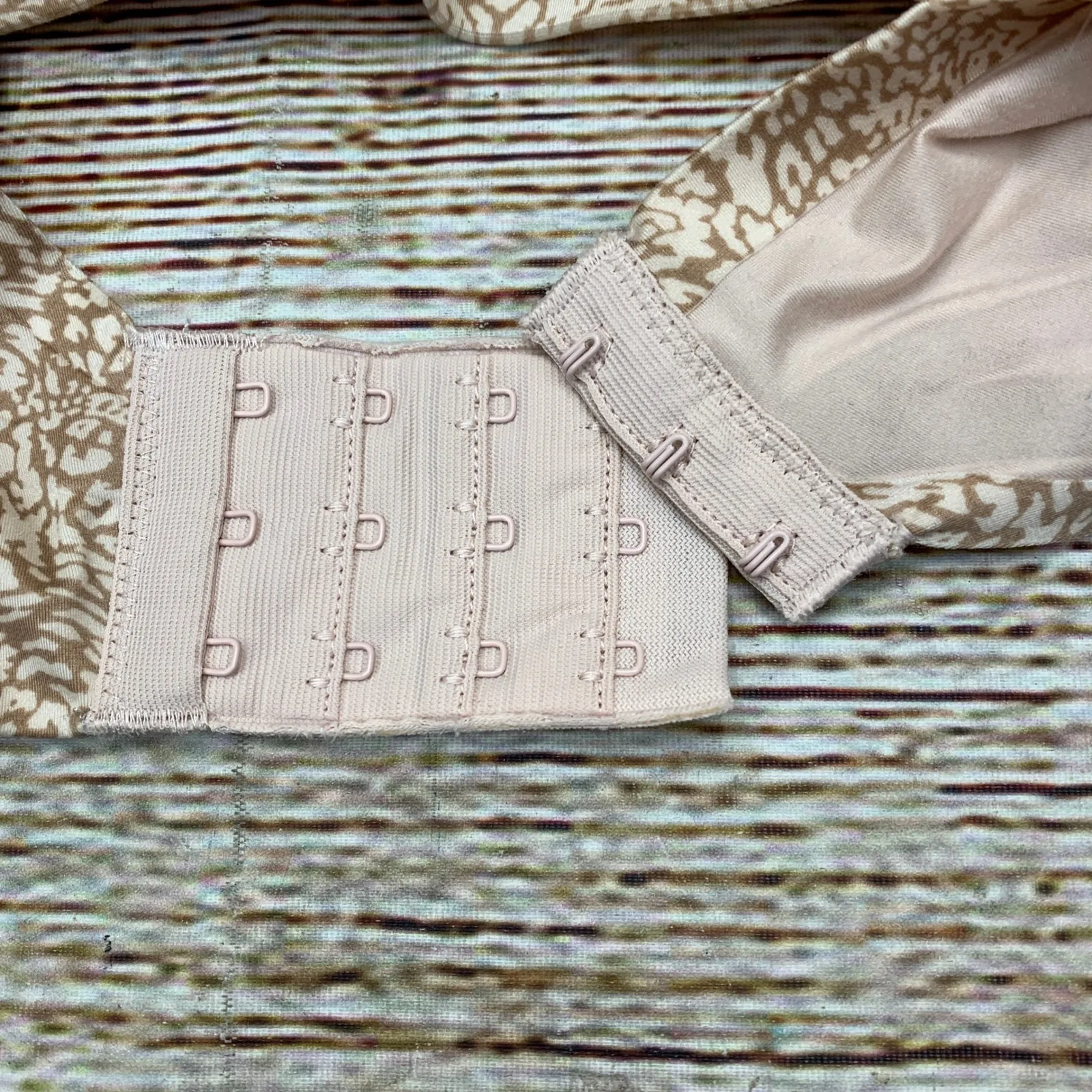 Bali Comfort‎ Revolution Wirefree Bra DF3462 Animal Print [3XL/3XG] NWT - Image 5