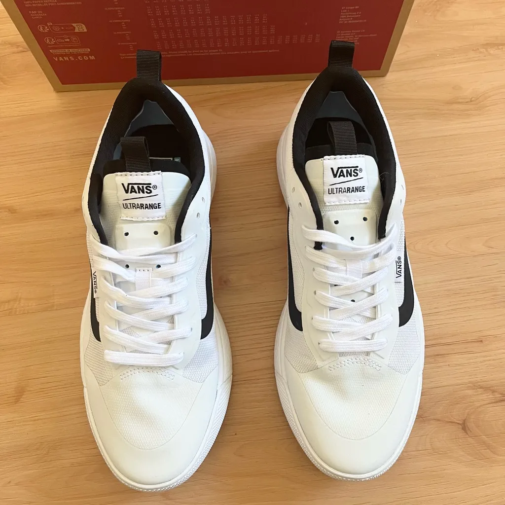 Vans Ultrarange Exo White
VNOA4U1KWHT Women 10.0 US Men
8.5 US - Image 5
