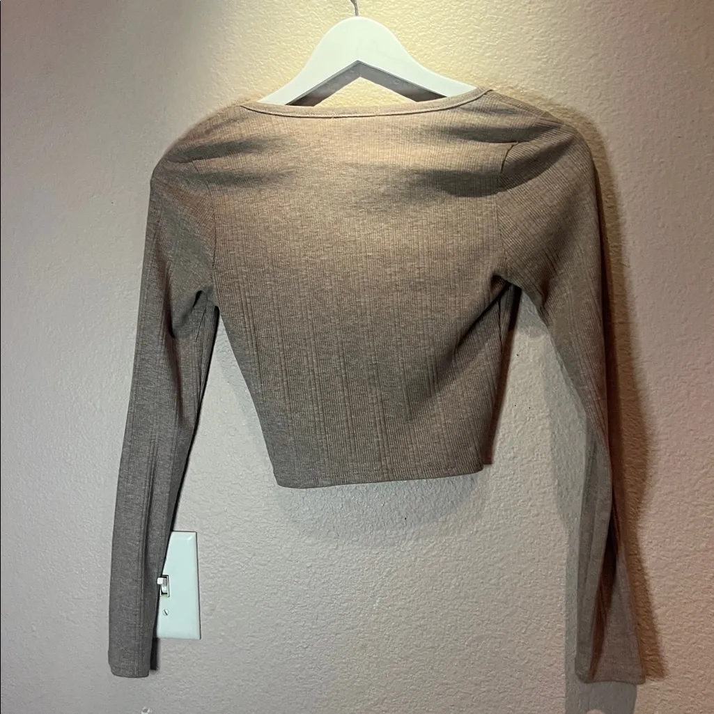 Bozzolo Women’s Cropped Henley Style Shirt Brown Taupe Size Small - Image 6