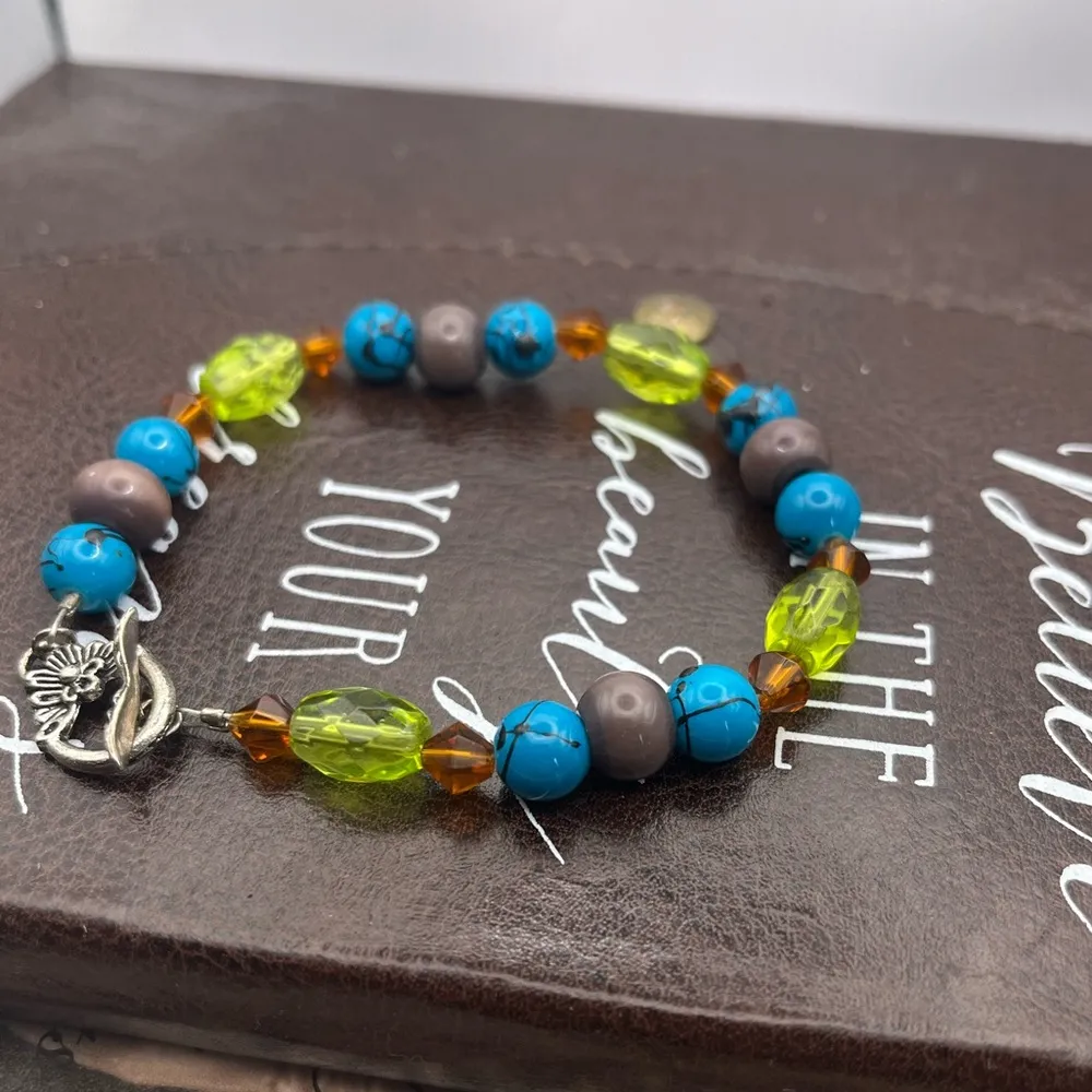 Colorful Vintage Beaded Bracelet with Silver Floral Clasp Green - Image 4