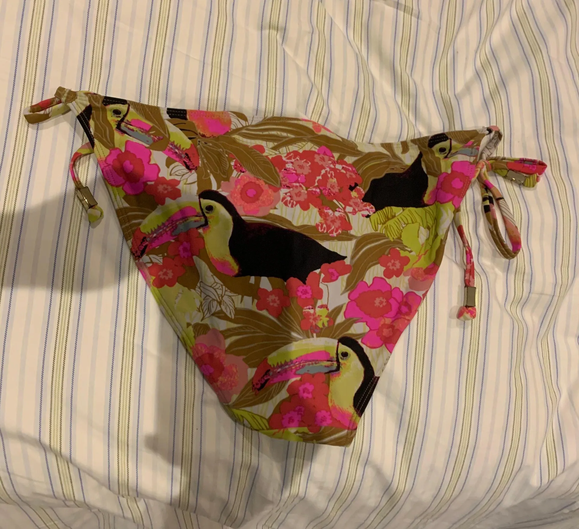 Fully lined bikini bottoms with ties at sides. - Image 2