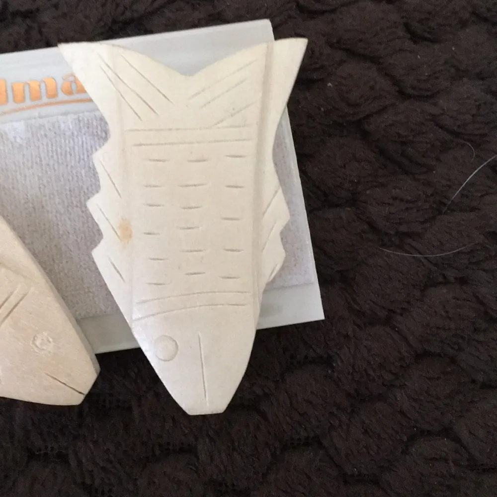 carved wood fish clip on earrings - Image 3