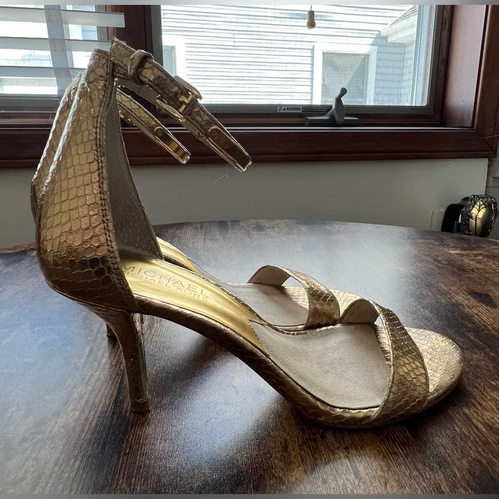 Michael Kors MICHAEL  | ladies Kristen heeled sandal. Size: 6.5M - Image 3
