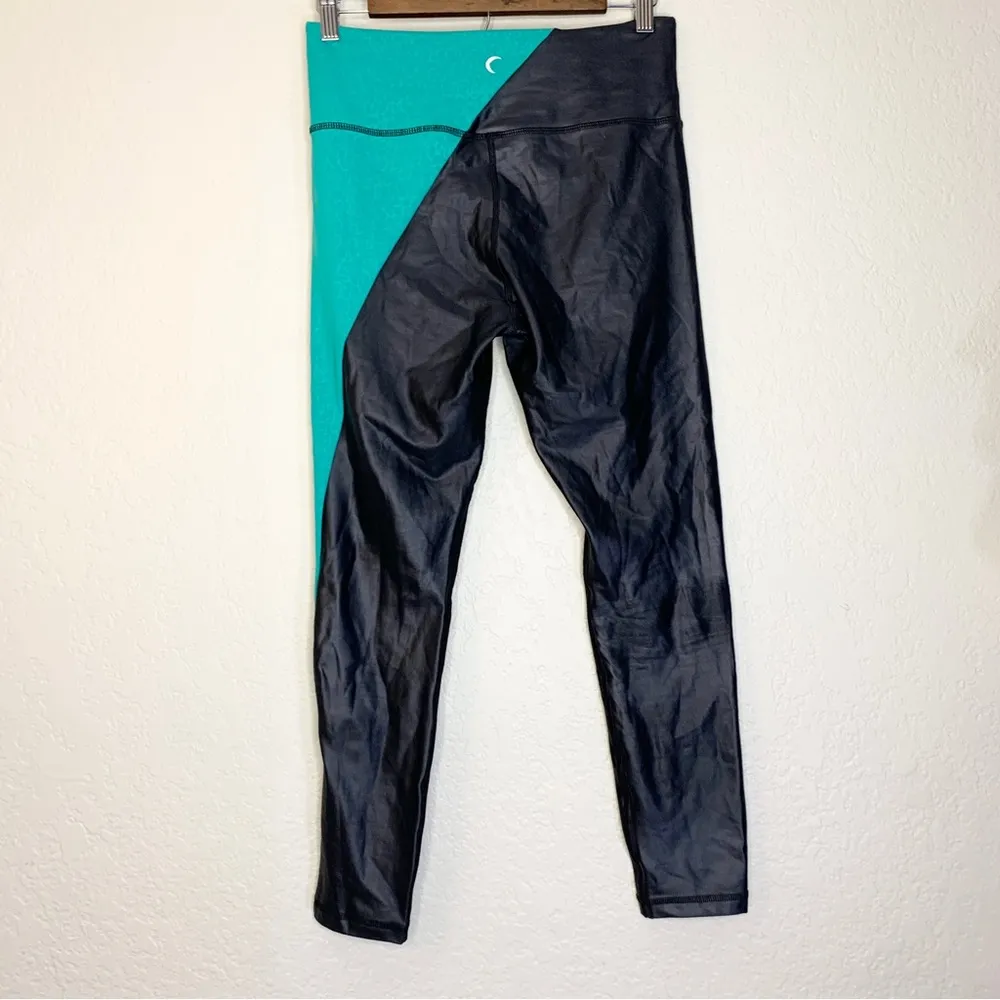 Zyia Active Jade River Stone Metallic Light n Tight
High Rise 7/8 Legging - Image 6