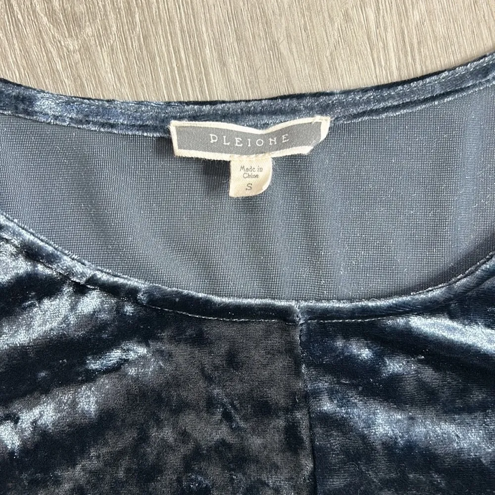 Pleione • crushed velvet tie front blouse - Image 8