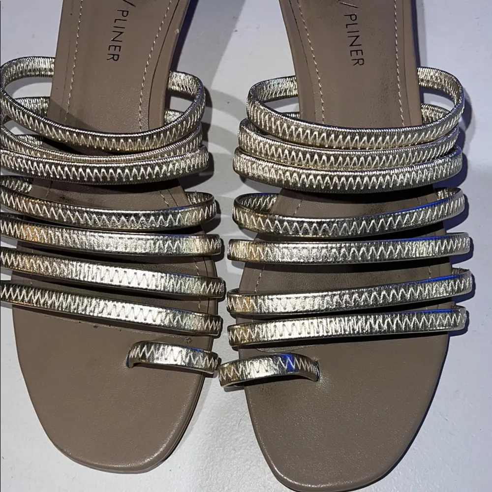 Donald J. Pliner Women's Silver Slide Sandals Platino metallic 6.5 kitten heel - Image 3