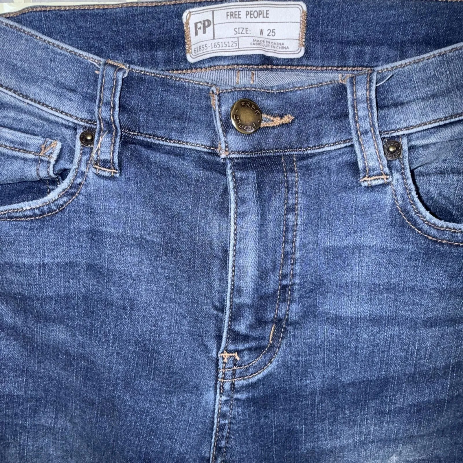 Free People Ripped Fray Raw Hem Skinny Jeans 61855-16515125 Women's Size 25 - Image 2