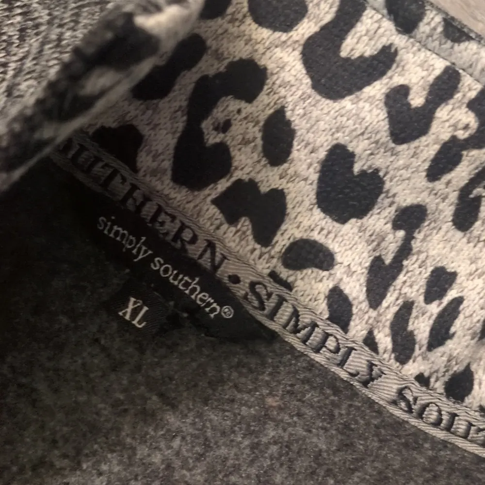 Simply Southern 1/4 Zip Leopard Print Sweater Pullover Size XL - Image 5