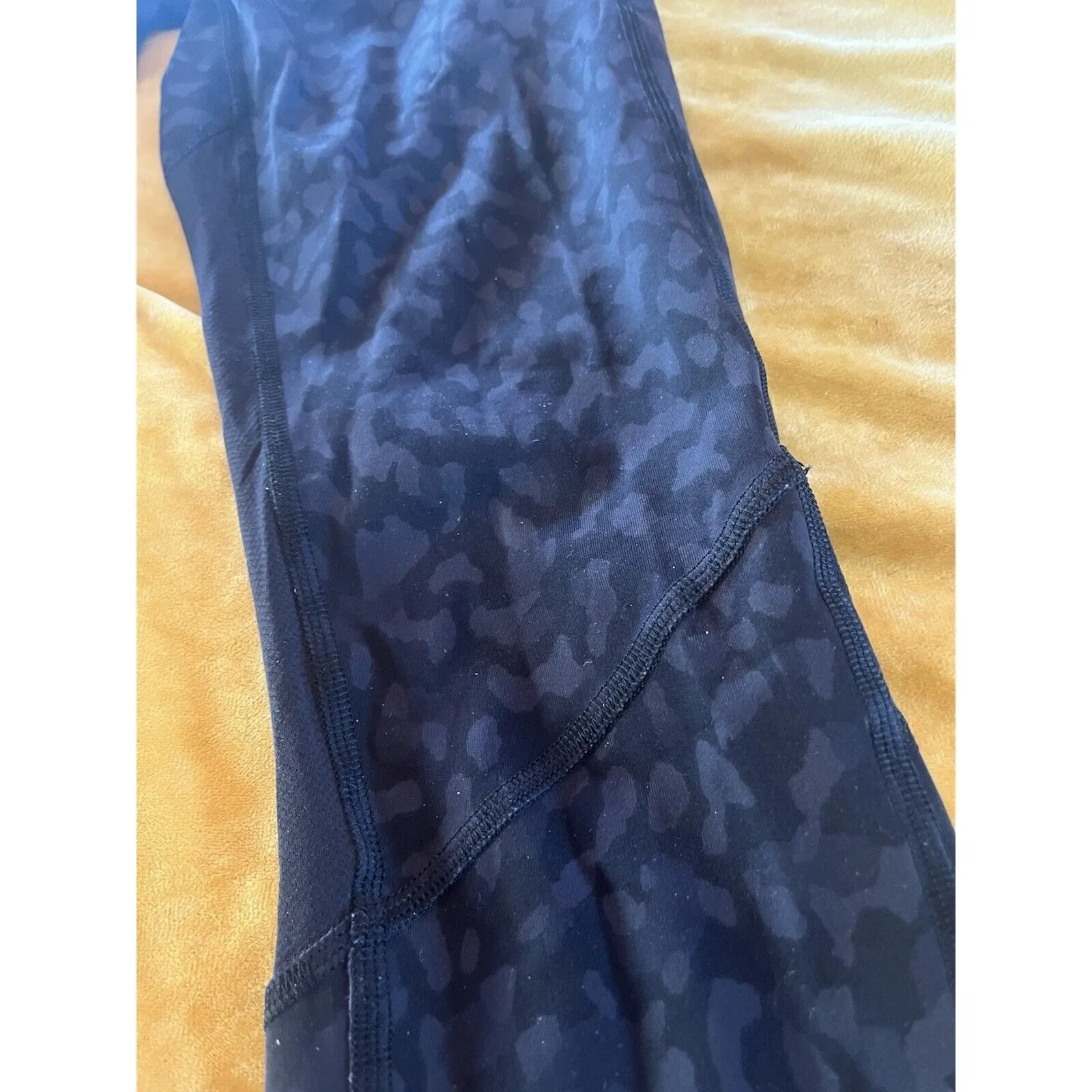 Lululemon Women's 6 Luxtreme Running Leggings Pants Black Camo Capri Zip Pocket - Image 3