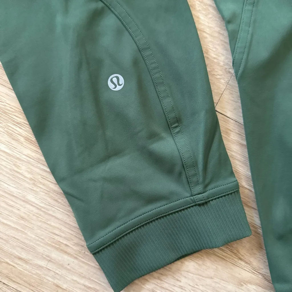 Lululemon Train Free High-Rise Crop 23"
Algae Green Size 10 - Image 8