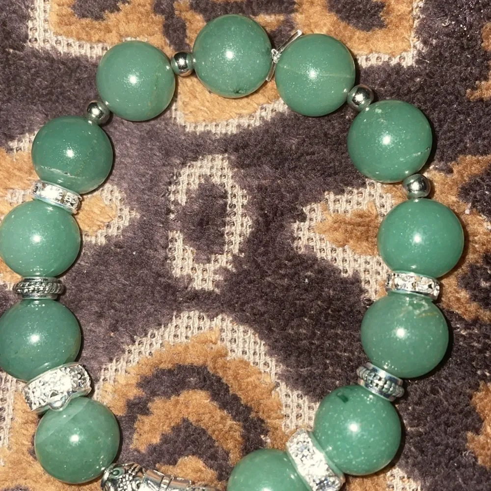 10mm Green Beaded Bracelet with Silver Accents - Image 4