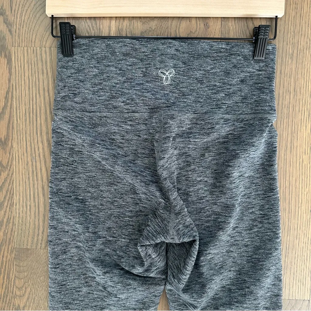 TNA Aritzia Atmosphere High Rise Legging in Heather Stratus Grey Medium - Image 7