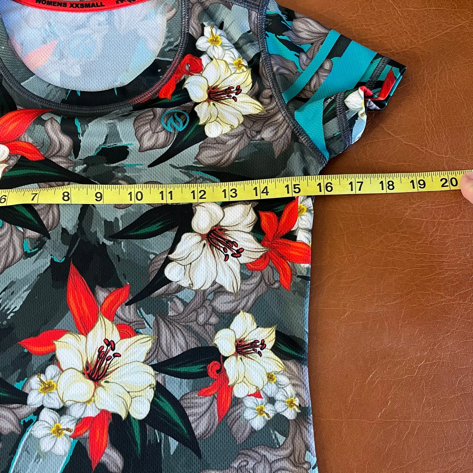 InkNBurn Gray‎ Blue Floral Short Sleeve Graphic T Shirt XXS 2XS Workout Running Gray - Image 4